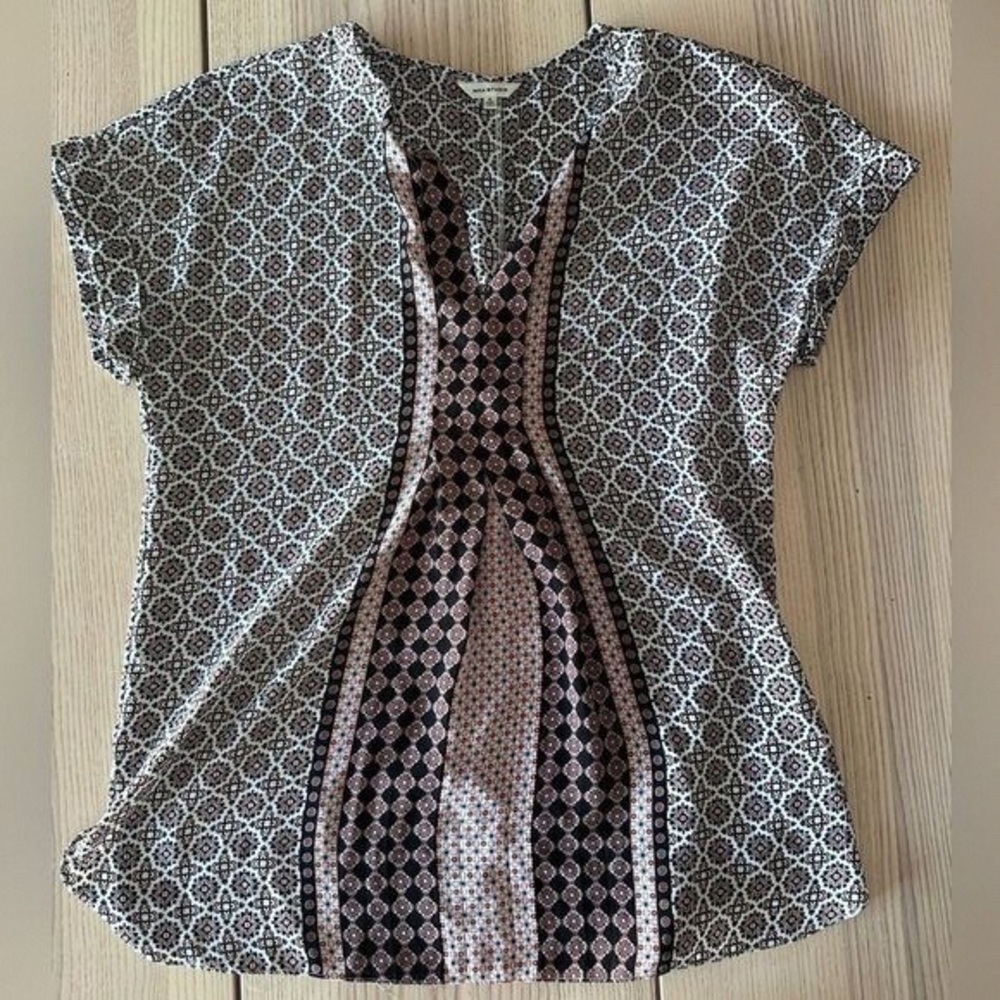 Max Studio Black and White Geometric Blouse